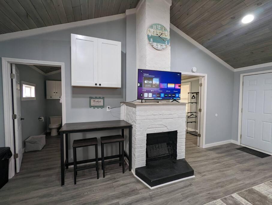 Summerlee Suite - Beautiful Remodeled Farmhouse Oak Hill Zewnętrze zdjęcie